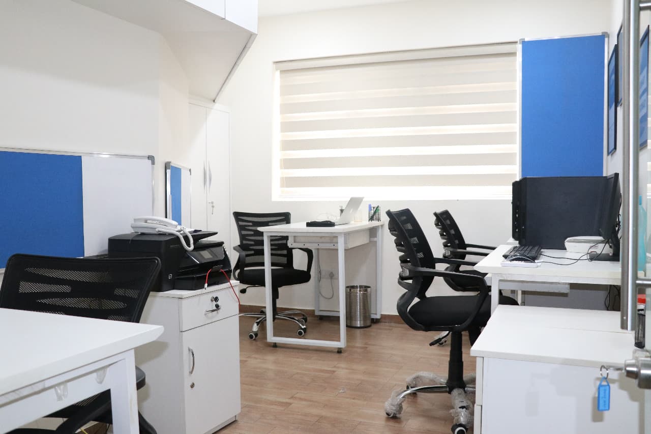 Flexi Desk Image 1